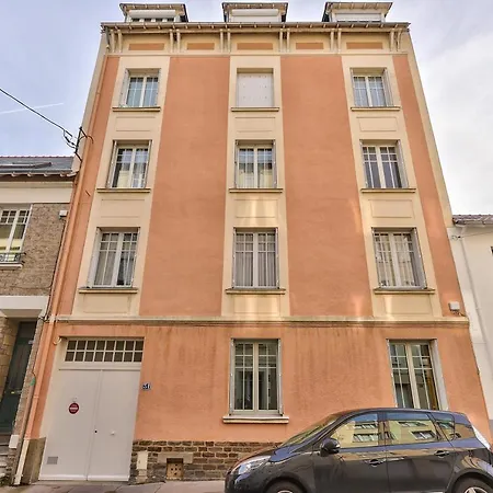 T2 In A Family District Apartment Nantes